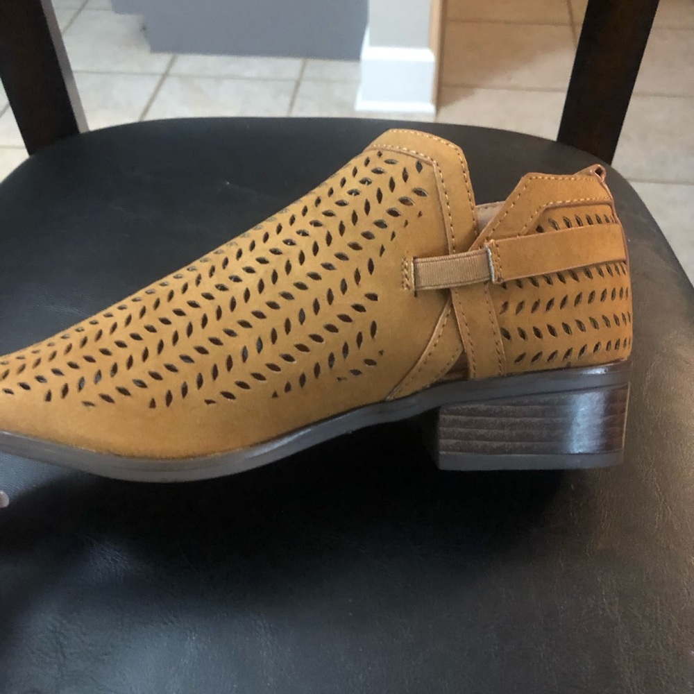 Brown bootie - Picture 6 of 6